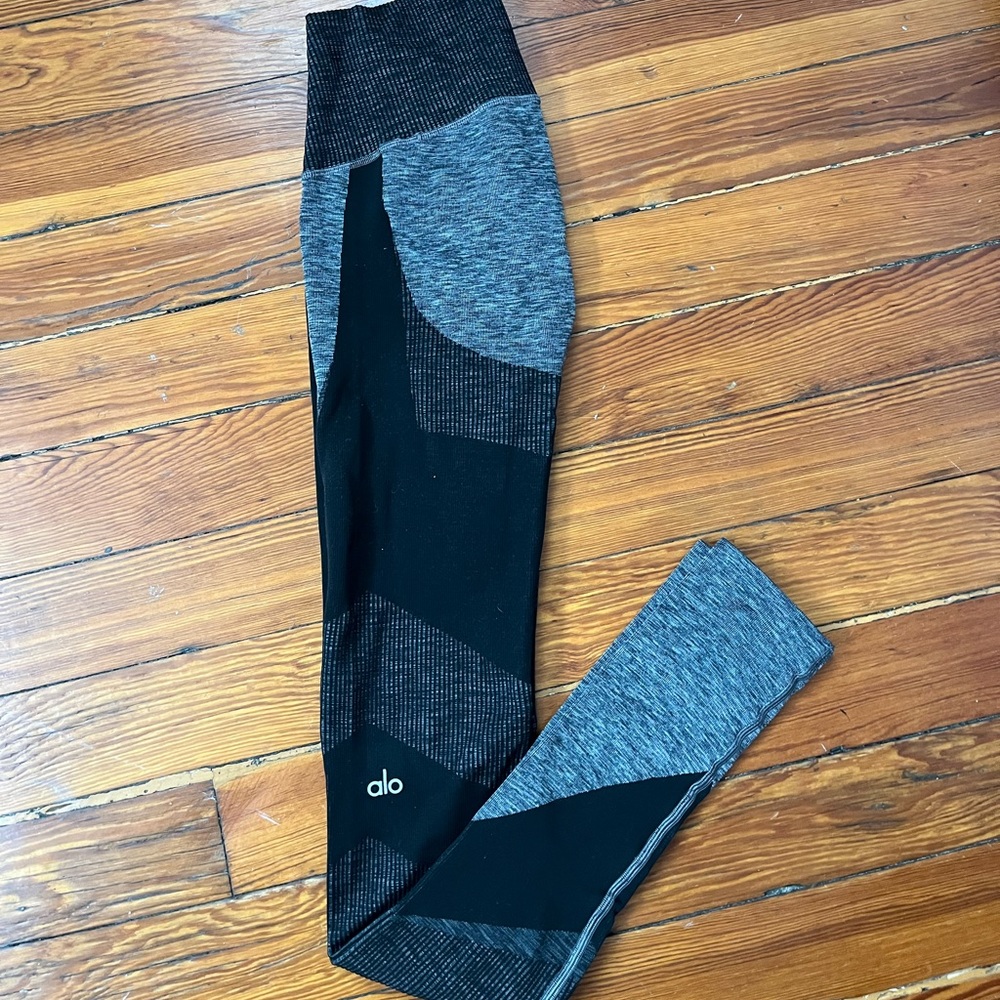 Alo Ribbed Leggings